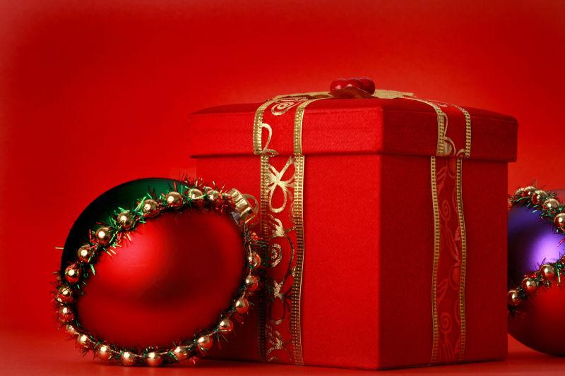 红色圣诞礼物盒