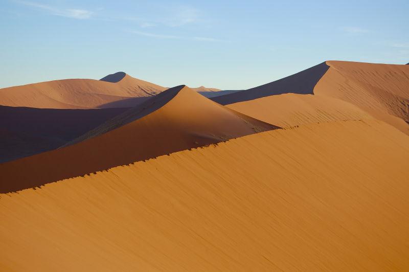 美丽的沙漠沙丘景色